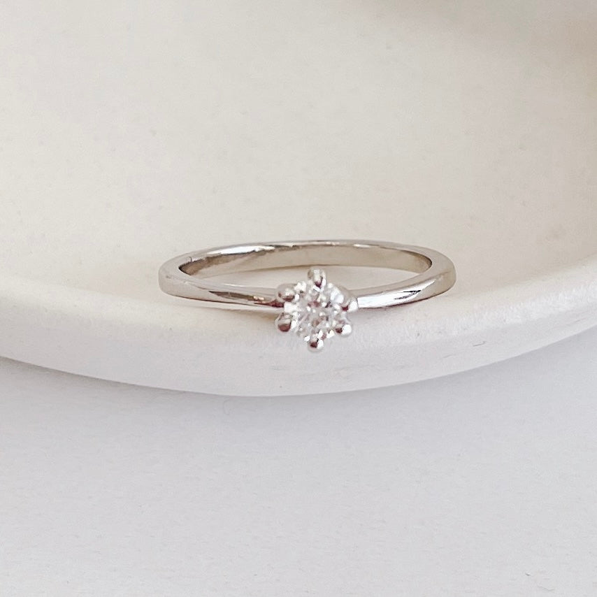 ANILLO PLATEADO CIRCONIA